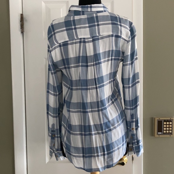 ABERCROMBIE & FITCH BUTTON DOWN SIZE S - Picture 5 of 7
